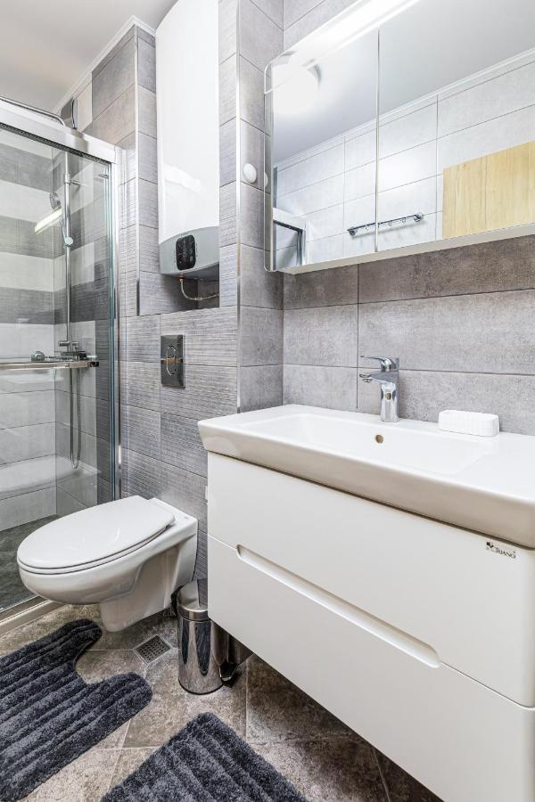 Appartamento Stylish 1Bd Flat With A Parking Spot By Flat Mаnager Plovdiv Esterno foto